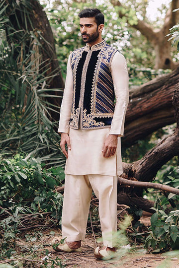 Pakistani Menswear | MNR-SURMAYI