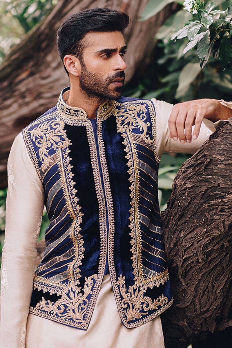 Pakistani Menswear | MNR-SURMAYI