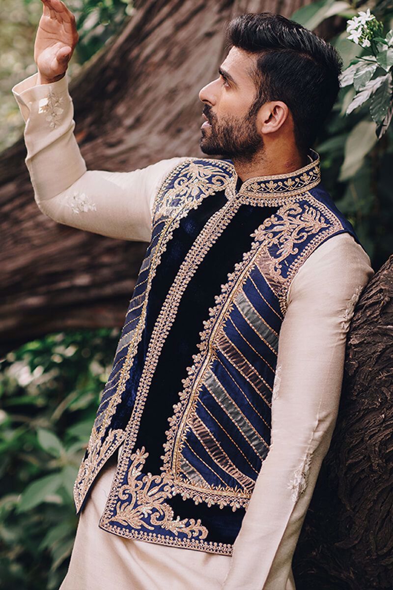 Pakistani Menswear | MNR-SURMAYI
