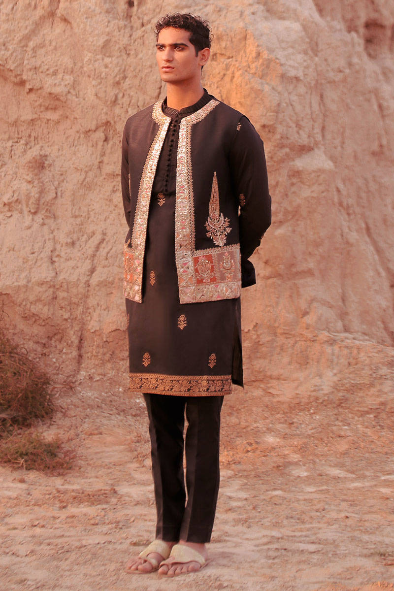 Pakistani Menswear | MNR-RAM GARH