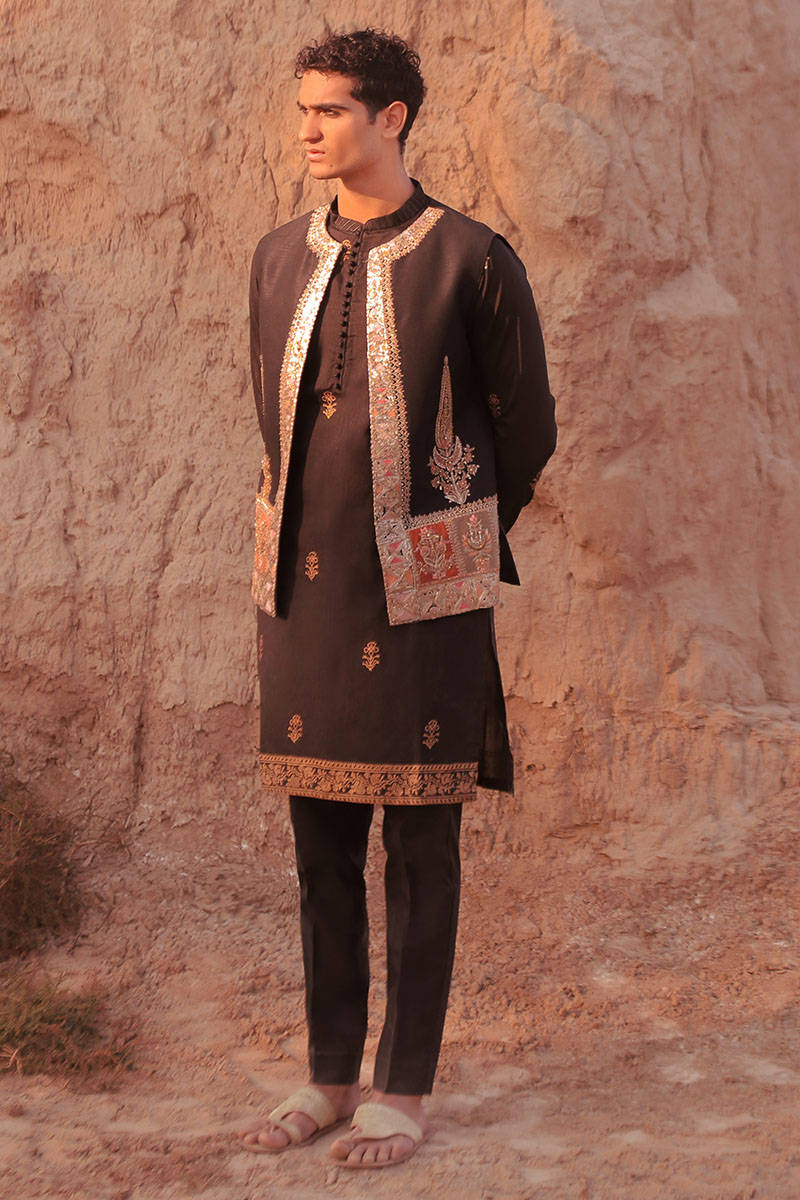 Pakistani Menswear | MNR-RAM GARH