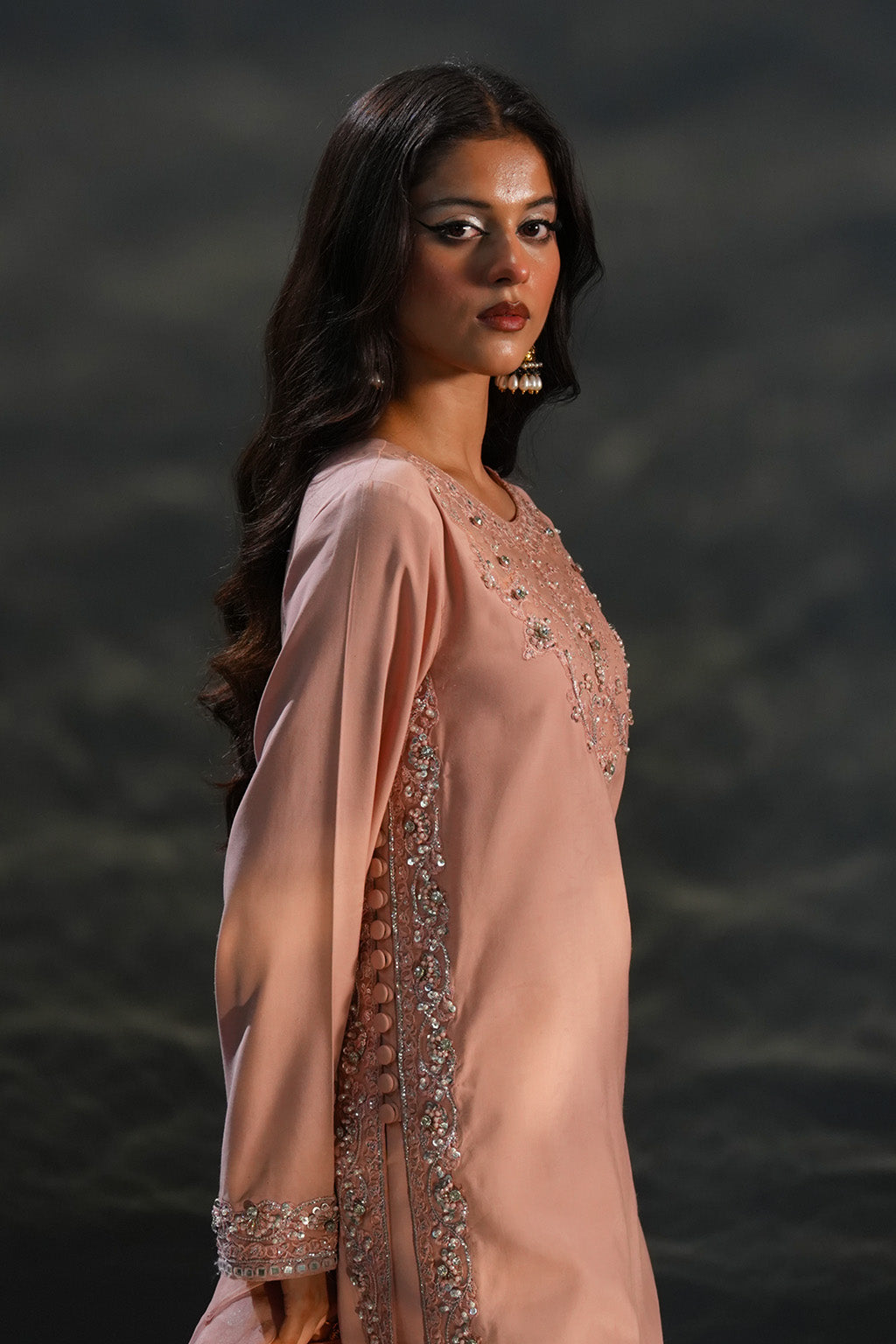 Amave | Oro Luxury Wear | AM-05