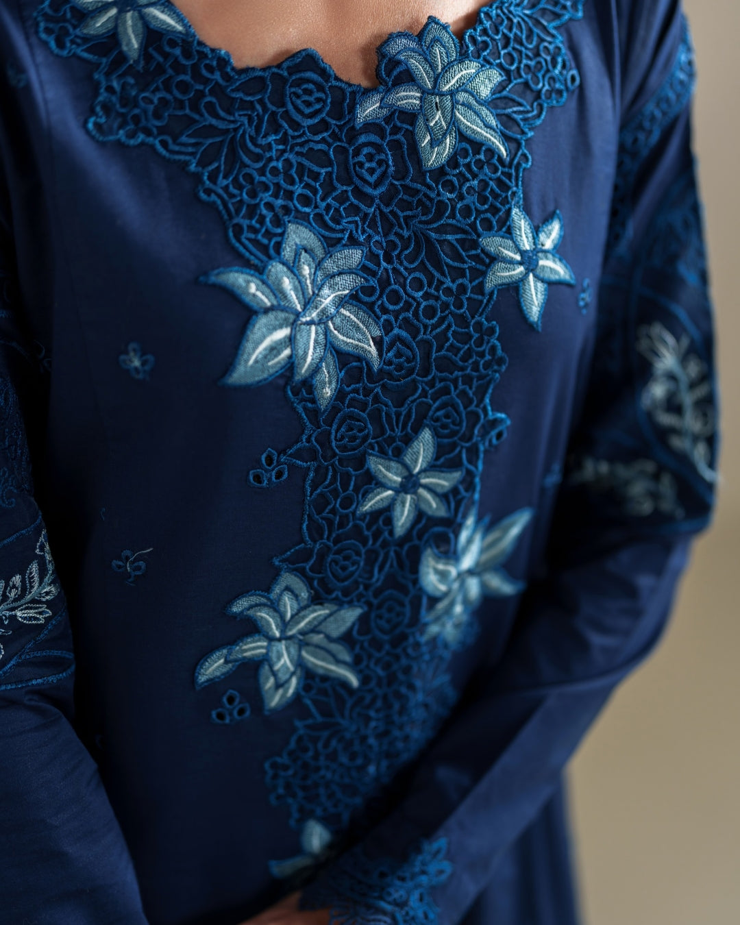Neeshay | Whispers of Summer Luxury Lawn | LAYLA