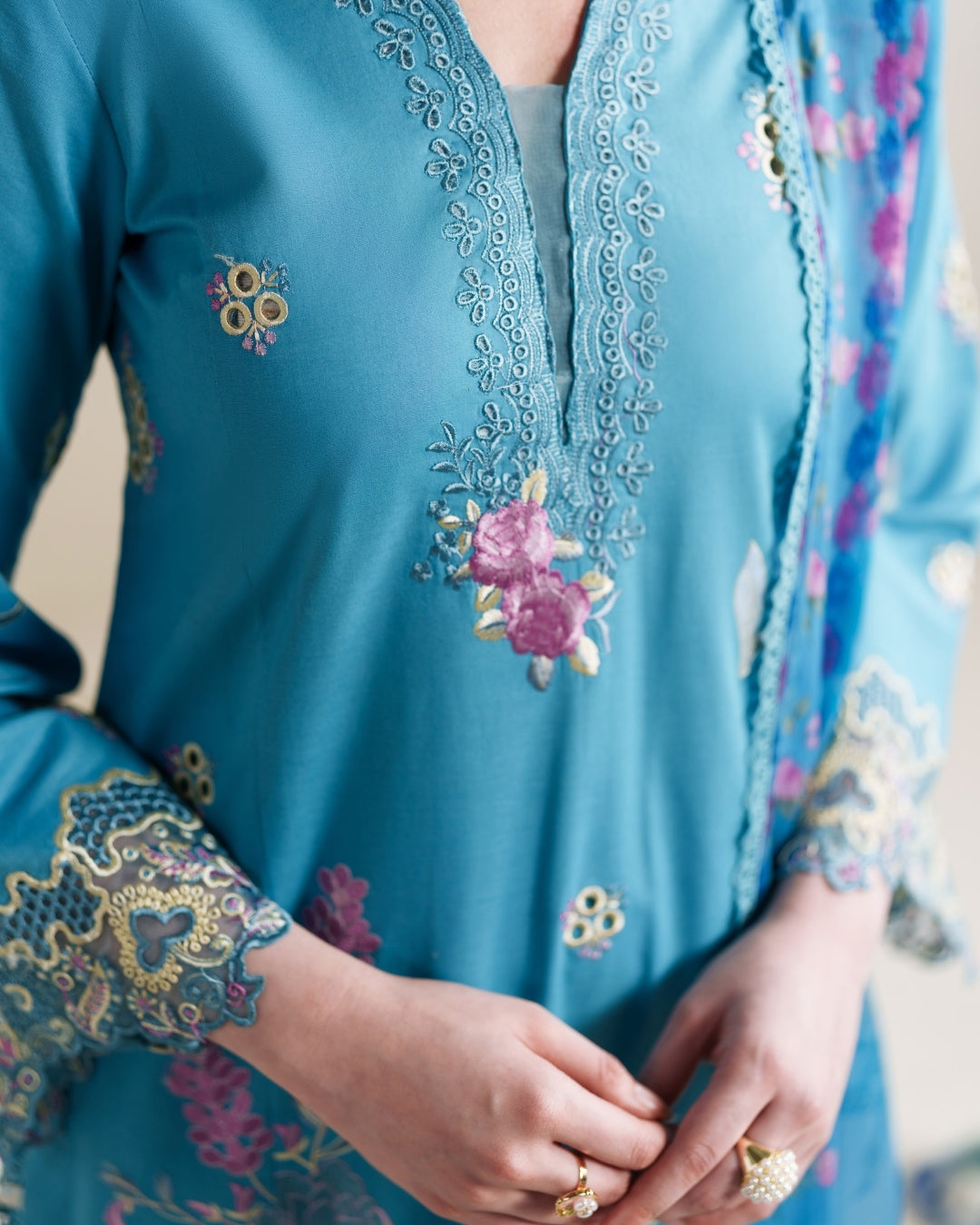 Neeshay | Whispers of Summer Luxury Lawn | SKYLA