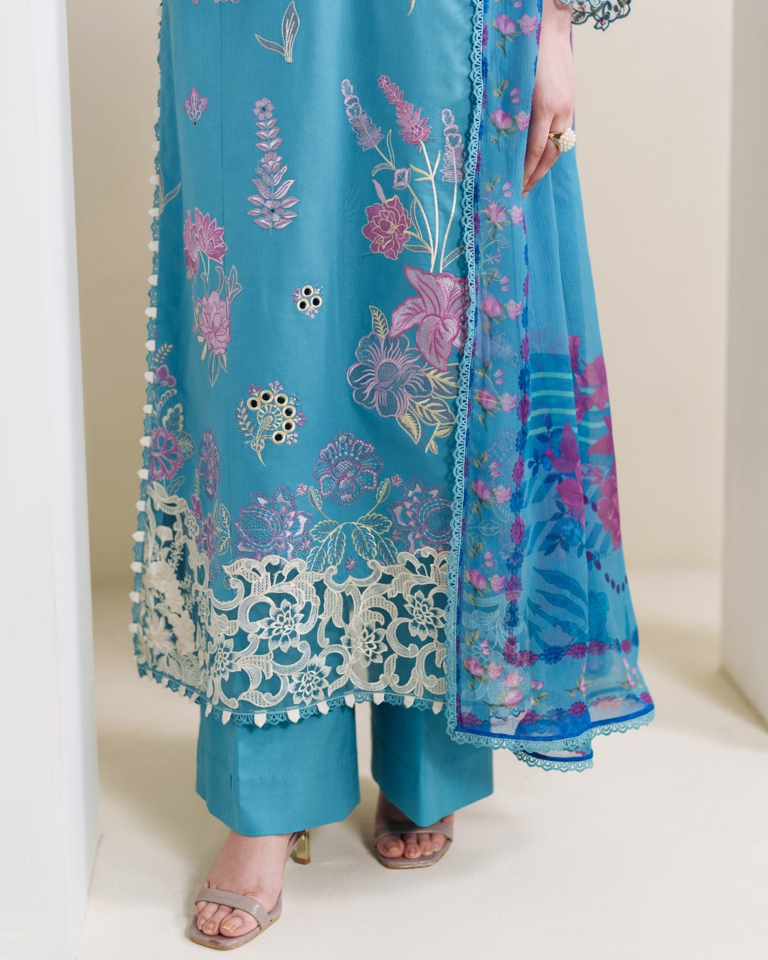 Neeshay | Whispers of Summer Luxury Lawn | SKYLA