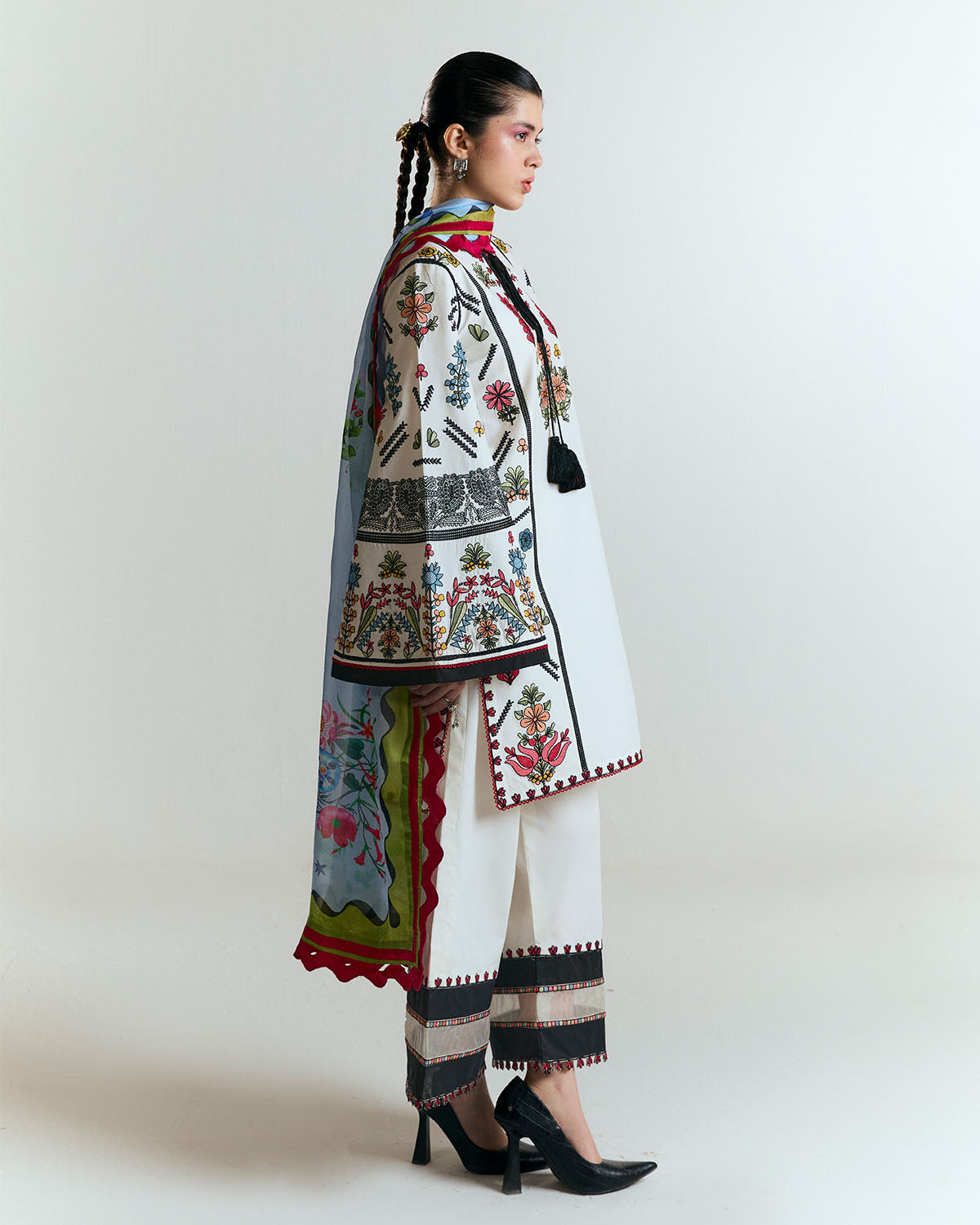 Jugnu | SS 25 | Tiya