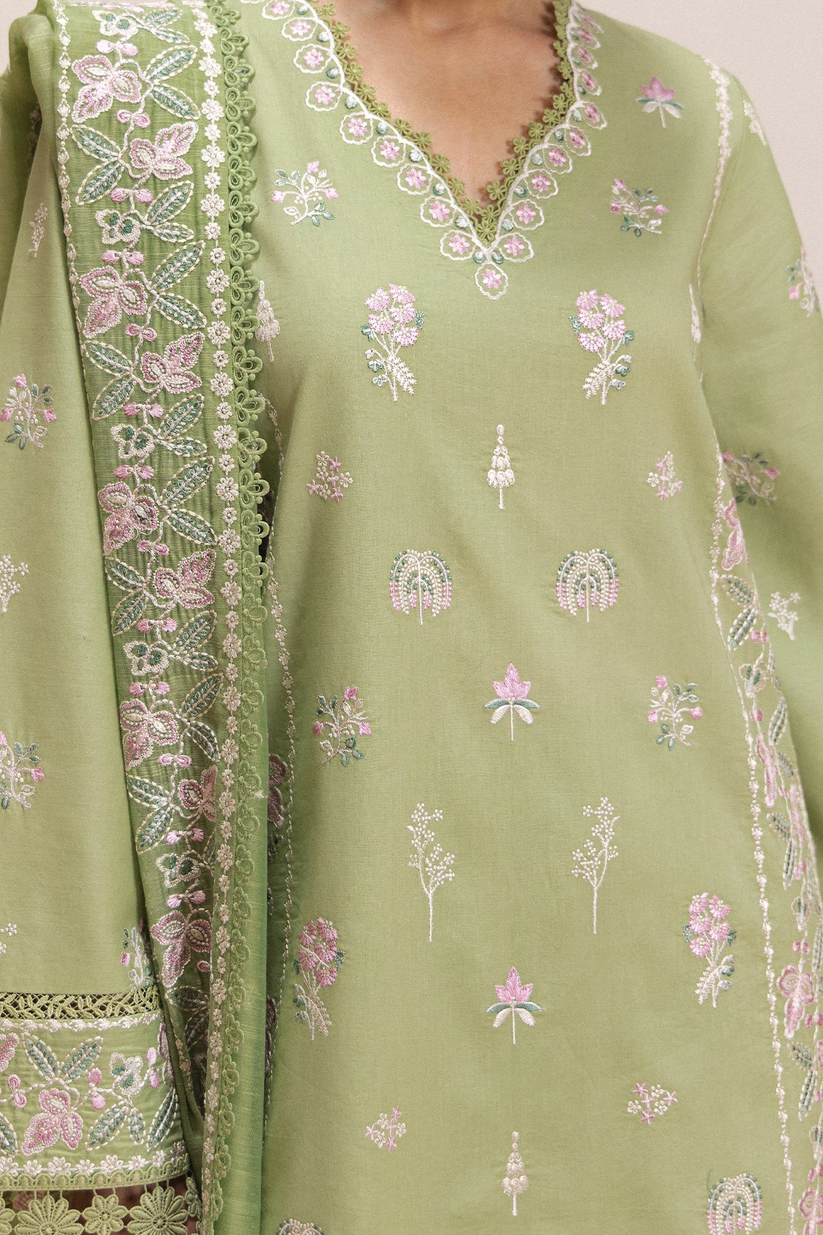 Afrozeh | Basic Pret 26 RTW | NACRE